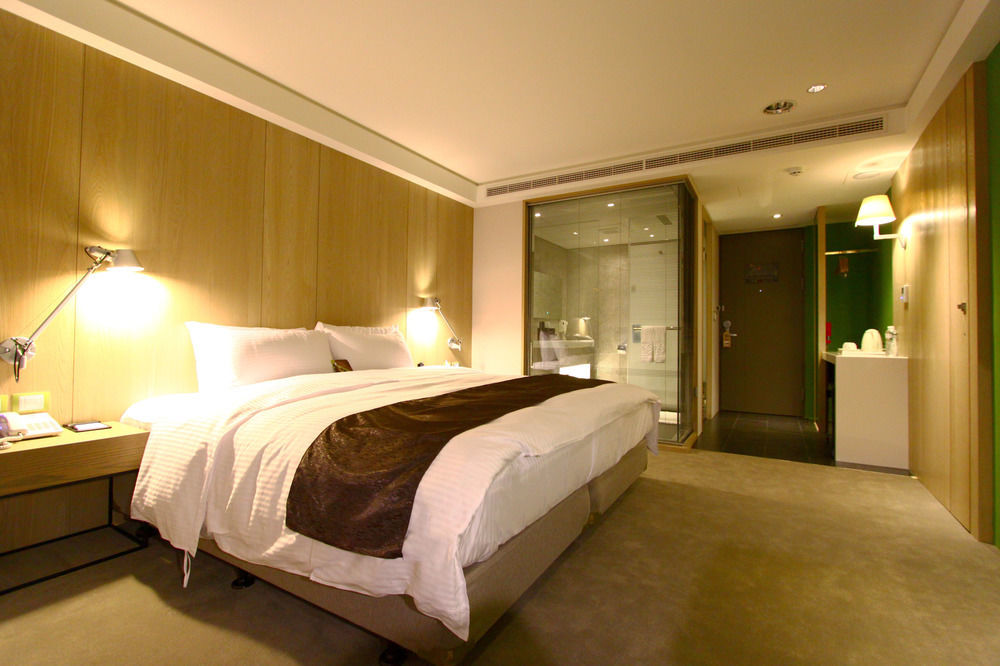 Gogo Hotel Taichung Exterior foto