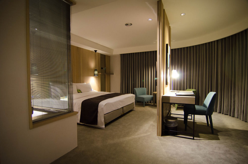 Gogo Hotel Taichung Exterior foto