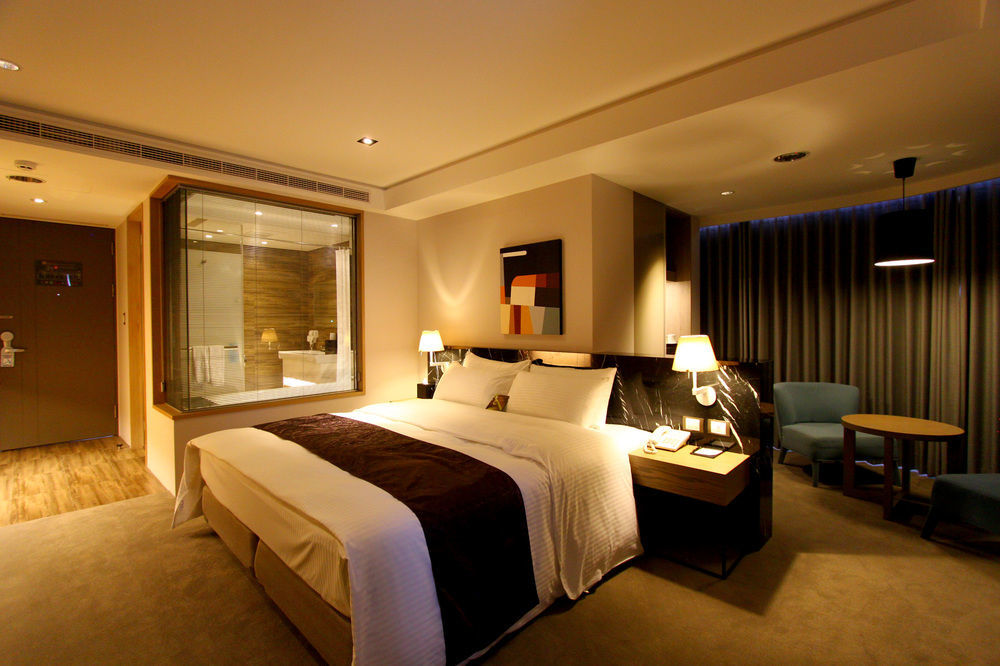Gogo Hotel Taichung Exterior foto