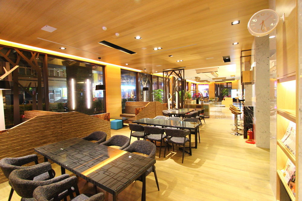 Gogo Hotel Taichung Exterior foto