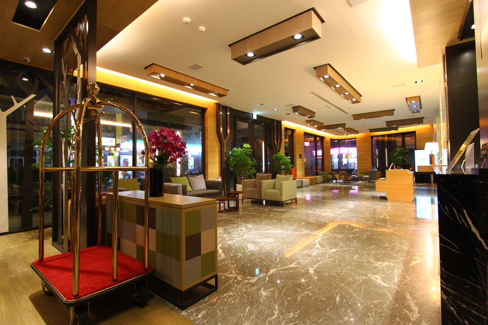 Gogo Hotel Taichung Exterior foto